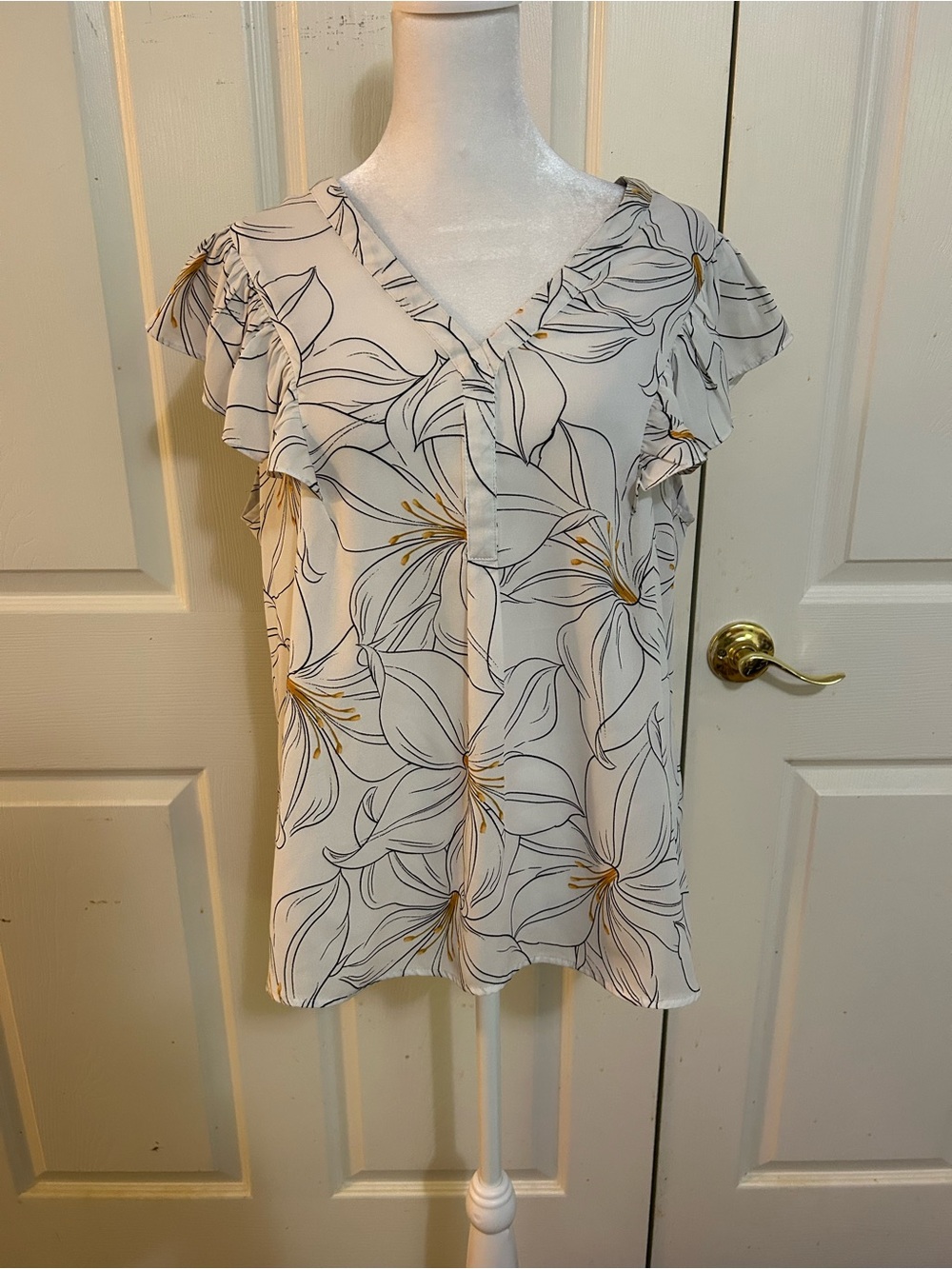 DR2 white floral cap sleeve top, Large